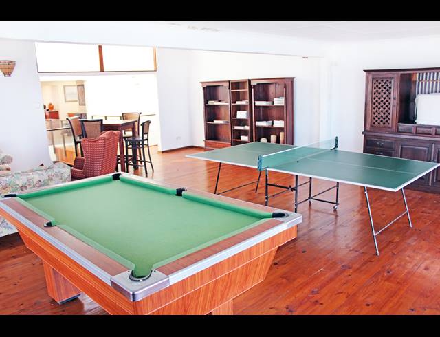 8 BEDROOM HOUSE FOR SALE IN DANA BAY